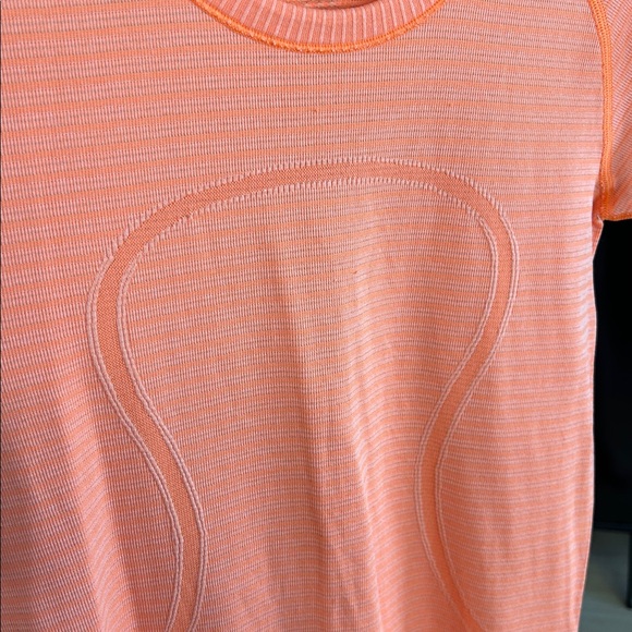 Lululemon Swiftly Tee. Size 6. - Picture 5 of 5